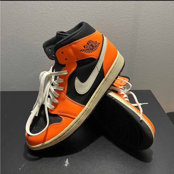 Jordan 1 mid - Picture 2 of 8